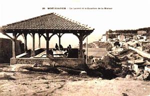 282- Mostaganem - Le lavoir et le quartier de la Marine
